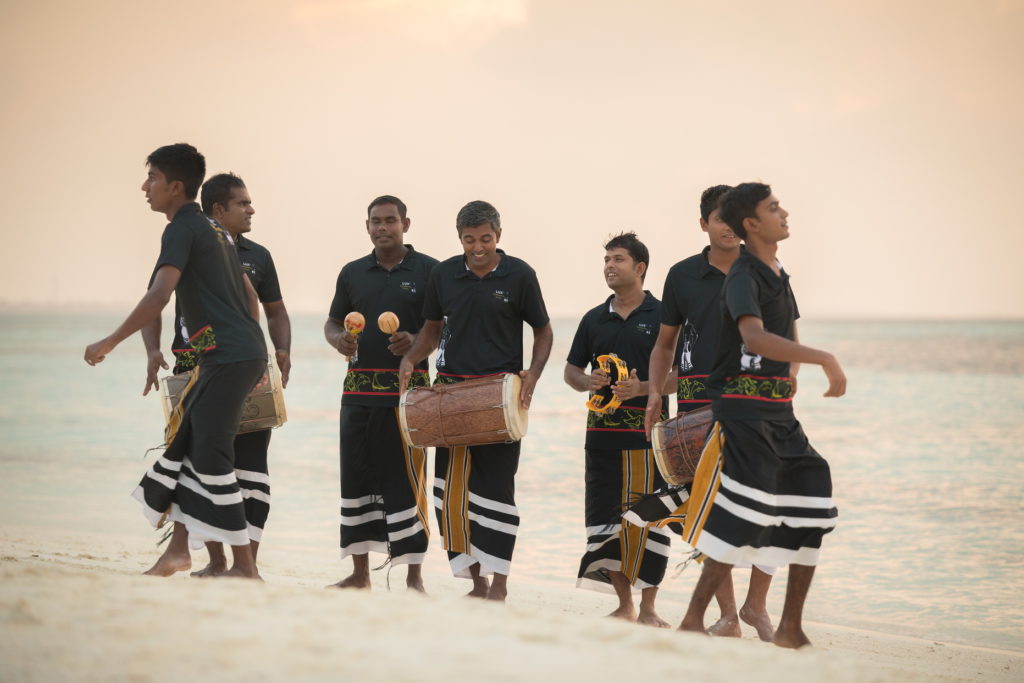 Indalo_Maldives_Guide_Hommes-dance