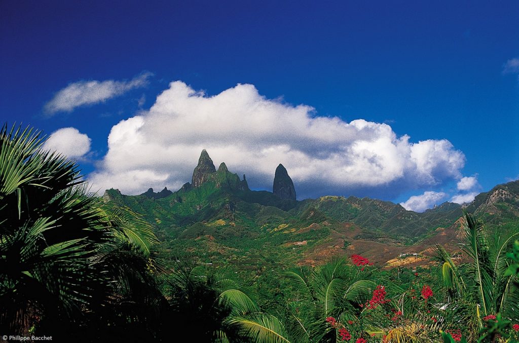 PB-46. Panoramic view of the basaltic peaks in Ua Pou, Marquesas.