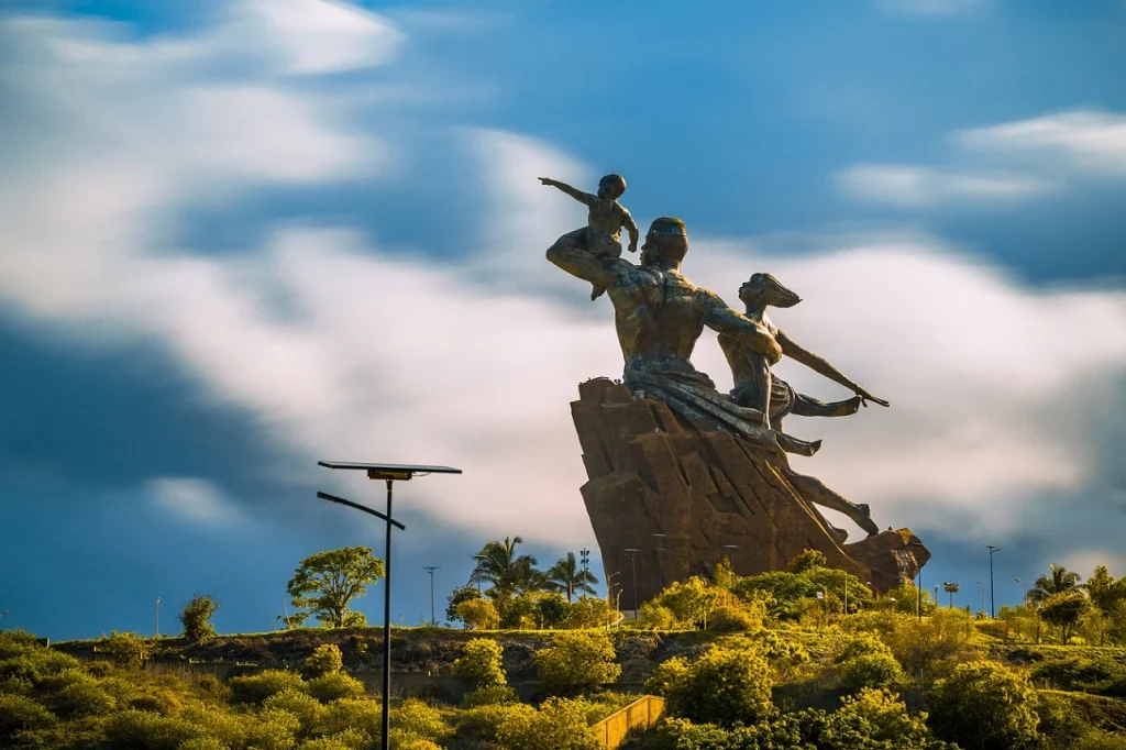 Indalo_Senegal_Guide_Dakar-Monument-Renaissance
