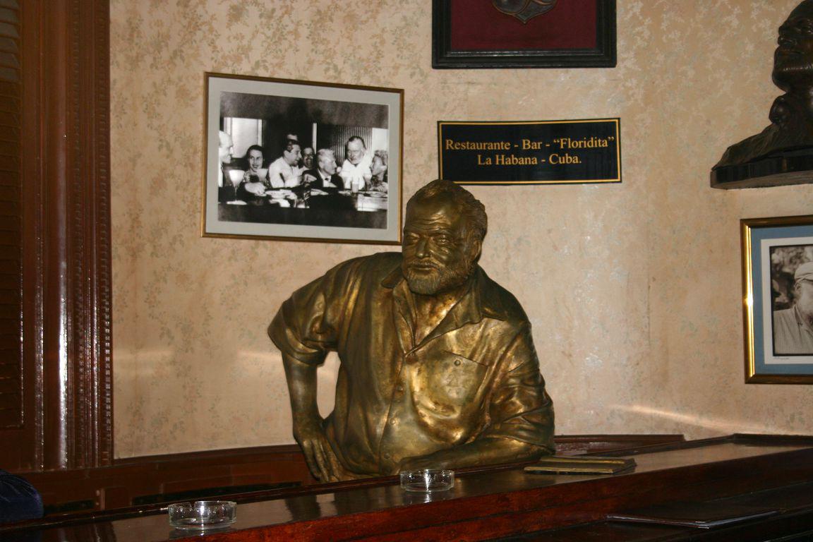 Statue dans La Floridita