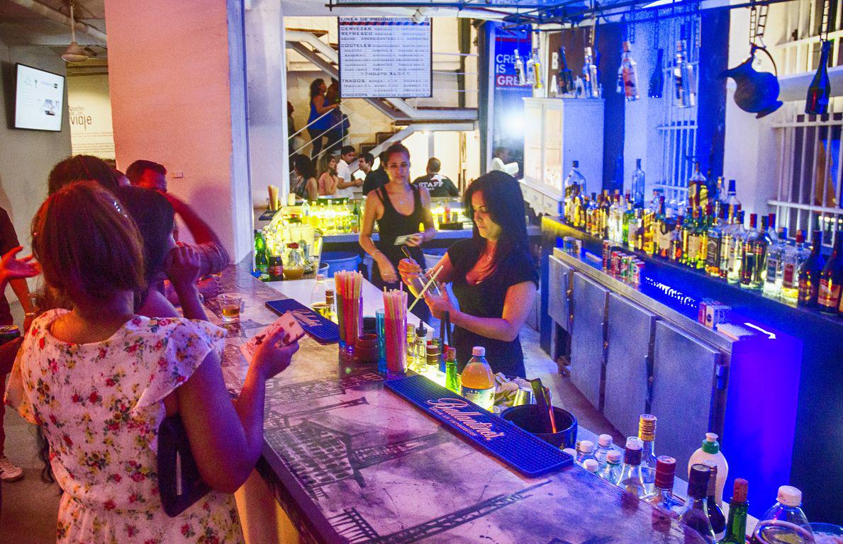 Bar