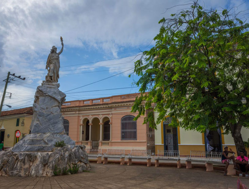 Parque Central Calixto Garcia