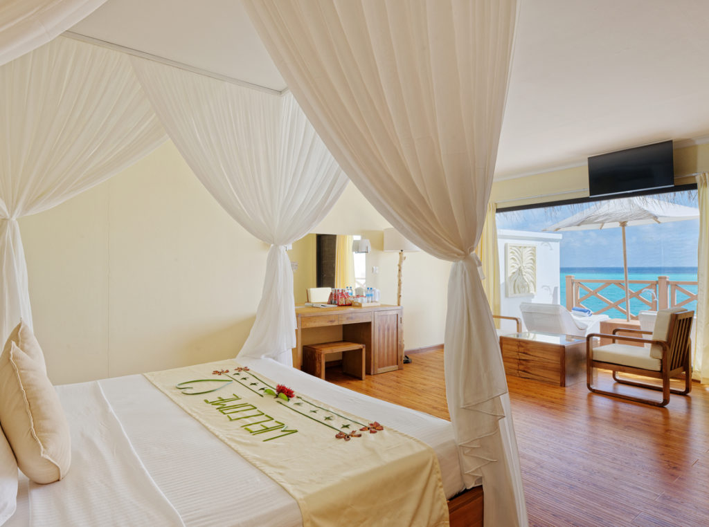 Indalo_Maldives_Angaga_Premium-Water-Bungalow