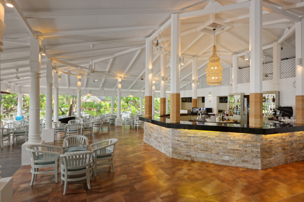 Indalo_Maldives_Embudu_Bar1