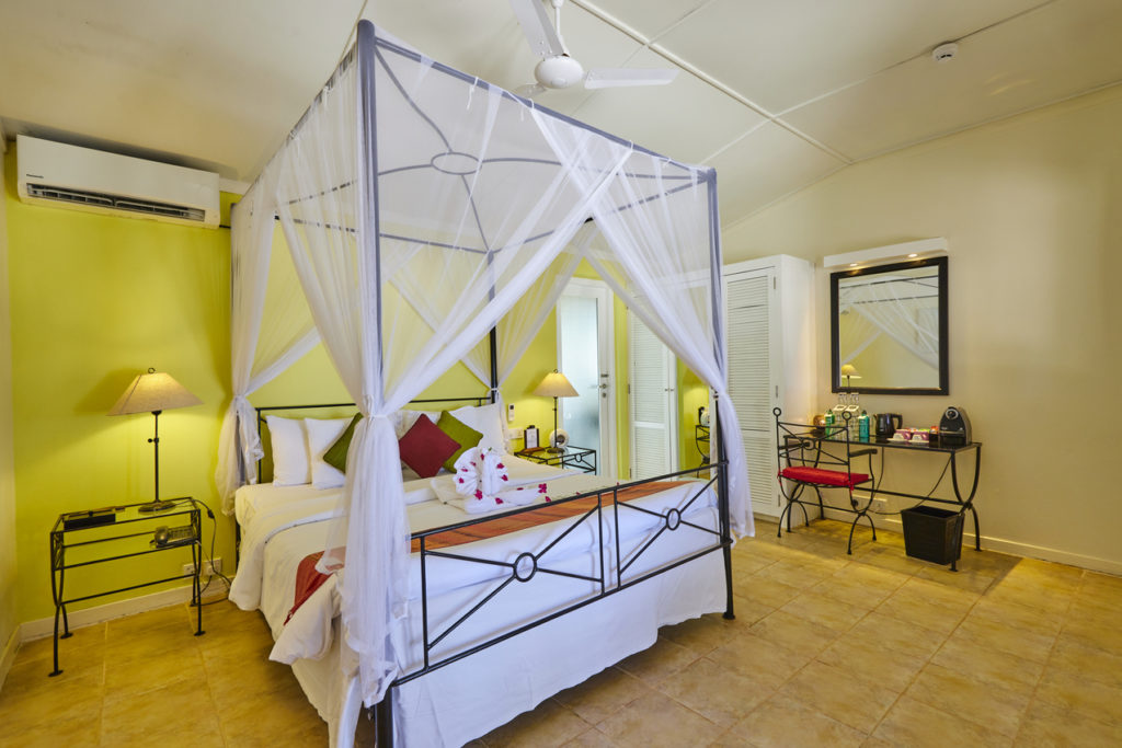 Indalo_Maldives_Kuredu_Premium Beach Bungalow-chambre