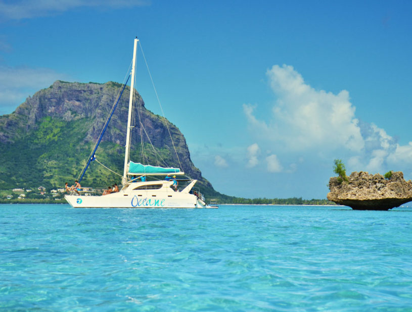 Indalo_Maurice_Catamaran4-815x618