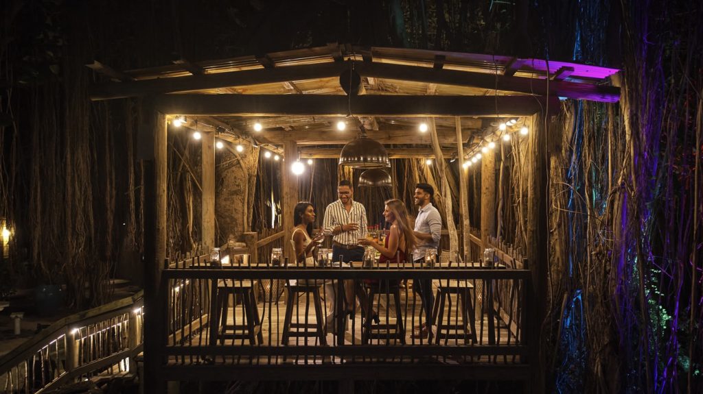 Bar « Rum Shack » (zone Adultes)