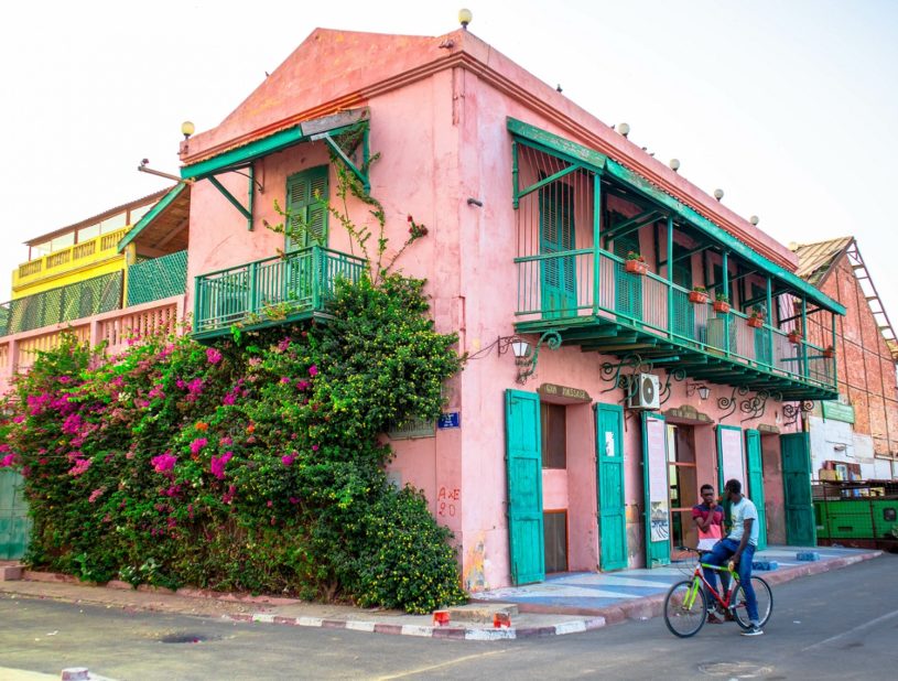 Pink house in the streets of saint Louis - Sénégal