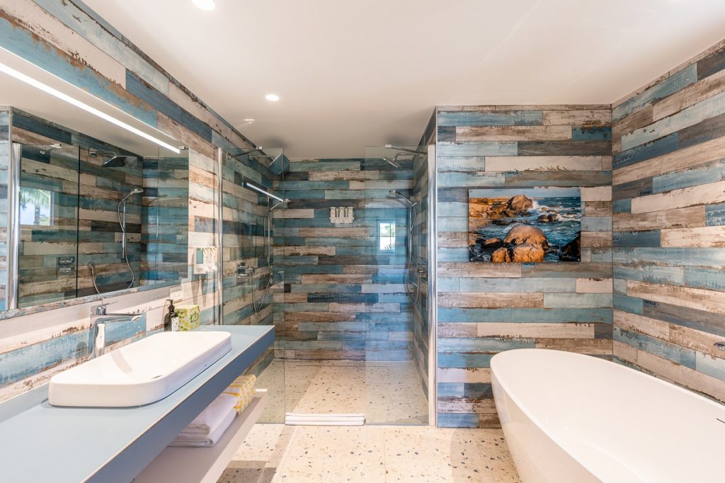 Honeymoon Suite