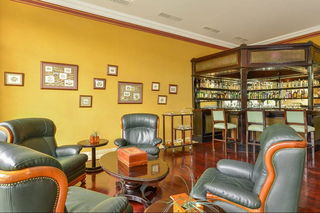 Lounge Bar
