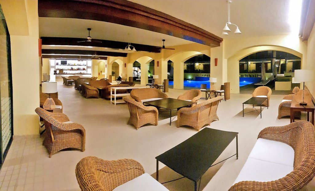 Pool Bar