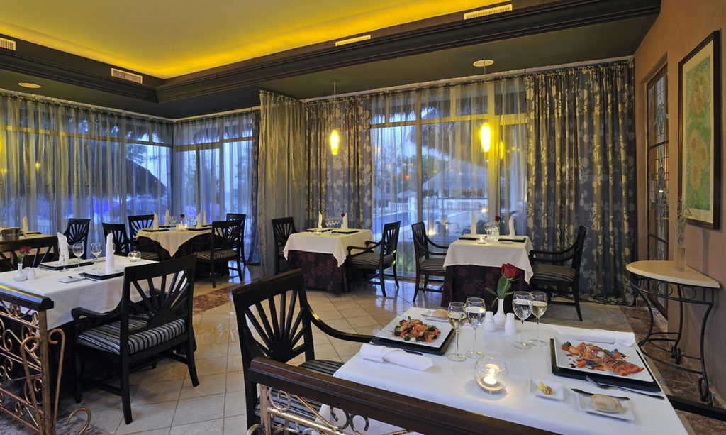 Restaurant « Los Helechos » (Royal Service)