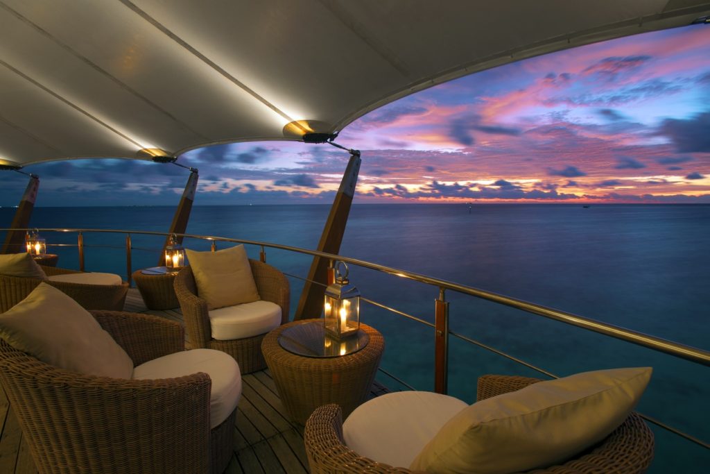 Indalo_Maldives_Baros_Bar-The Lighthouse