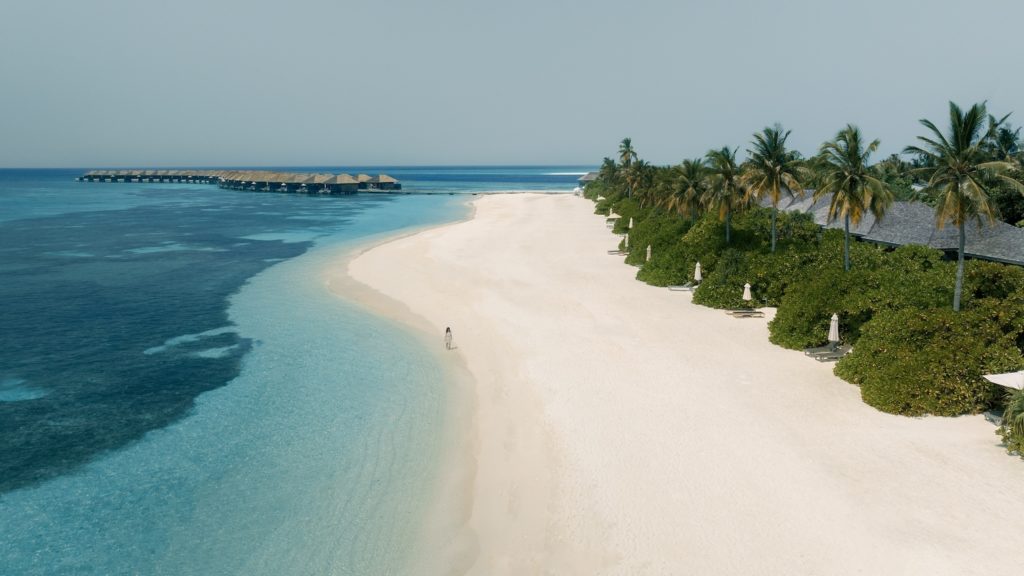 Indalo_Maldives_Hurawalhi_Beach1