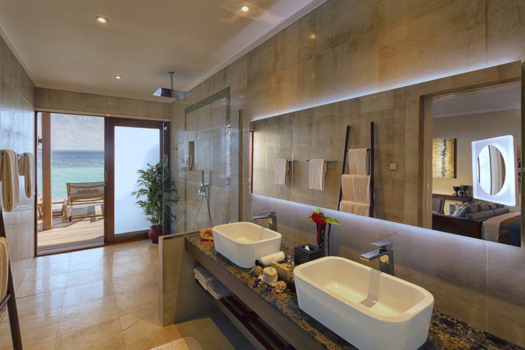 Indalo_Maldives_Hurawalhi_Ocean Villa-sdb