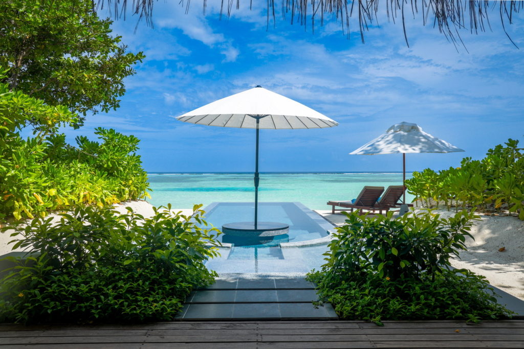 Indalo_Maldives_LUX_Villa Plage Piscine Infinity