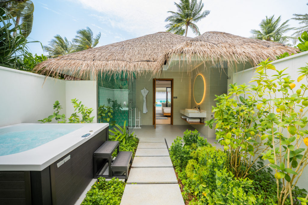 Indalo_Maldives_Nova_Sunset Beach Pool Villa-sdb