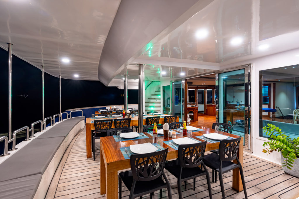 Indalo_Maldives_Seafari_Restaurant-terrasse