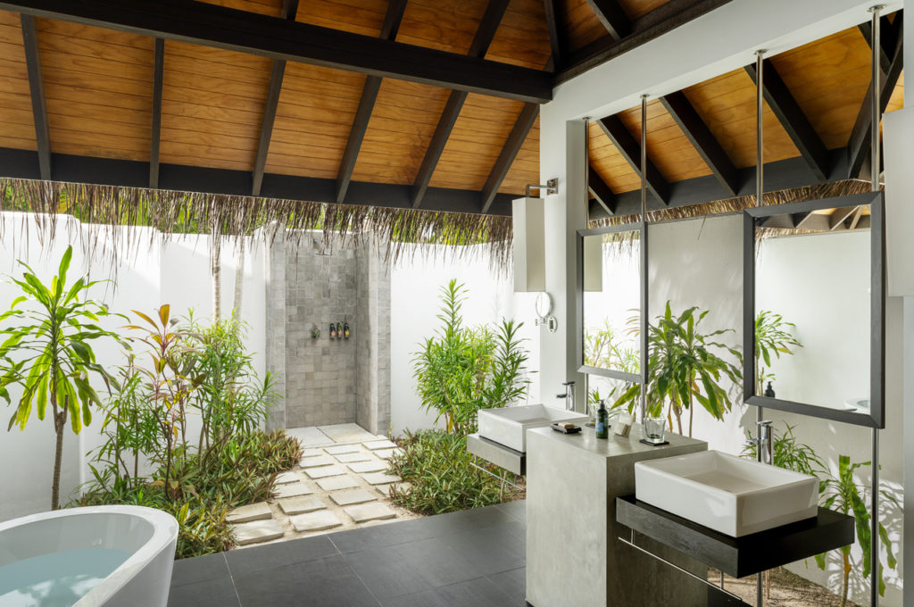 Indalo_Maldives_Velassaru_Beach Pool Villa-sdb