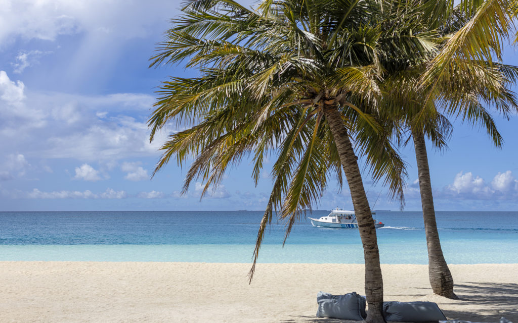 Indalo_Maldives_Velassaru_Beach2