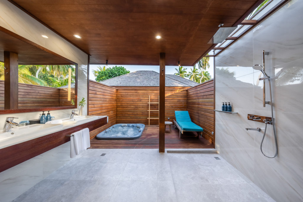 Indalo_Maldives_Veligandu_Jacuzzi Beach Villa-sdb