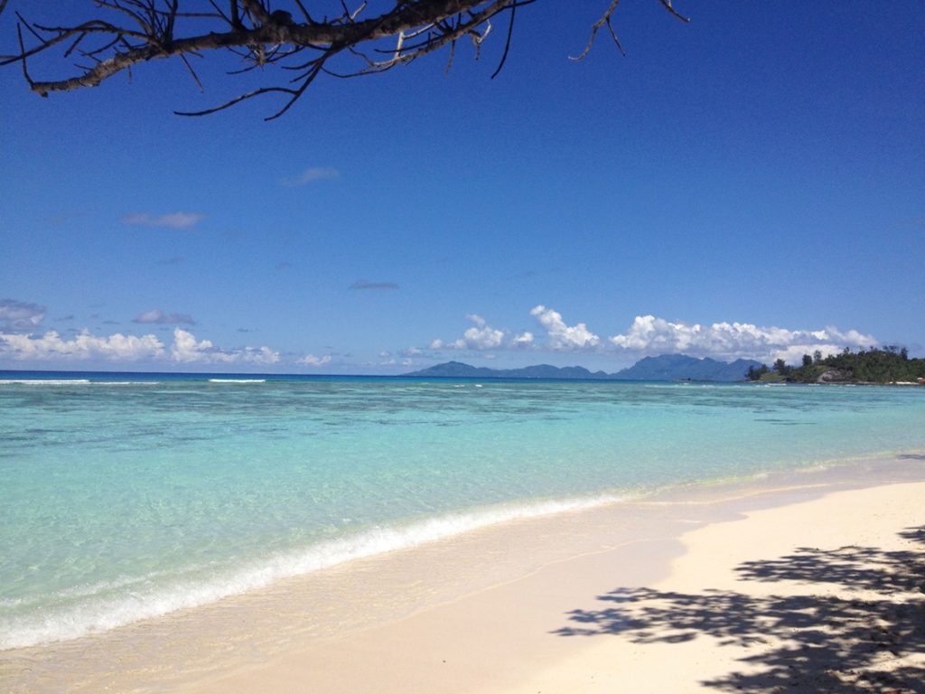 Indalo_Seychelles_Guide_Silhouette-plage