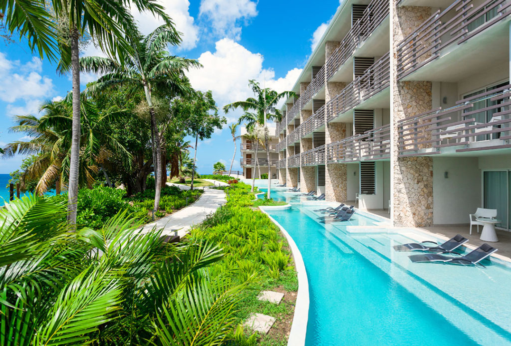 Junior Suites Swim Out